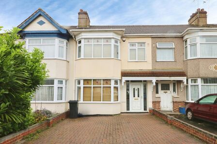 3 bedroom Mid Terrace House for sale