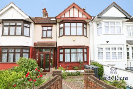 4 bedroom Mid Terrace House for sale