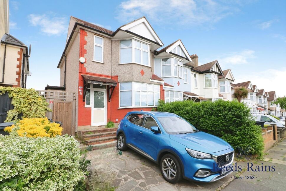 Main image of 4 bedroom End Terrace House for sale, Crownhill Road, Woodford Green, IG8