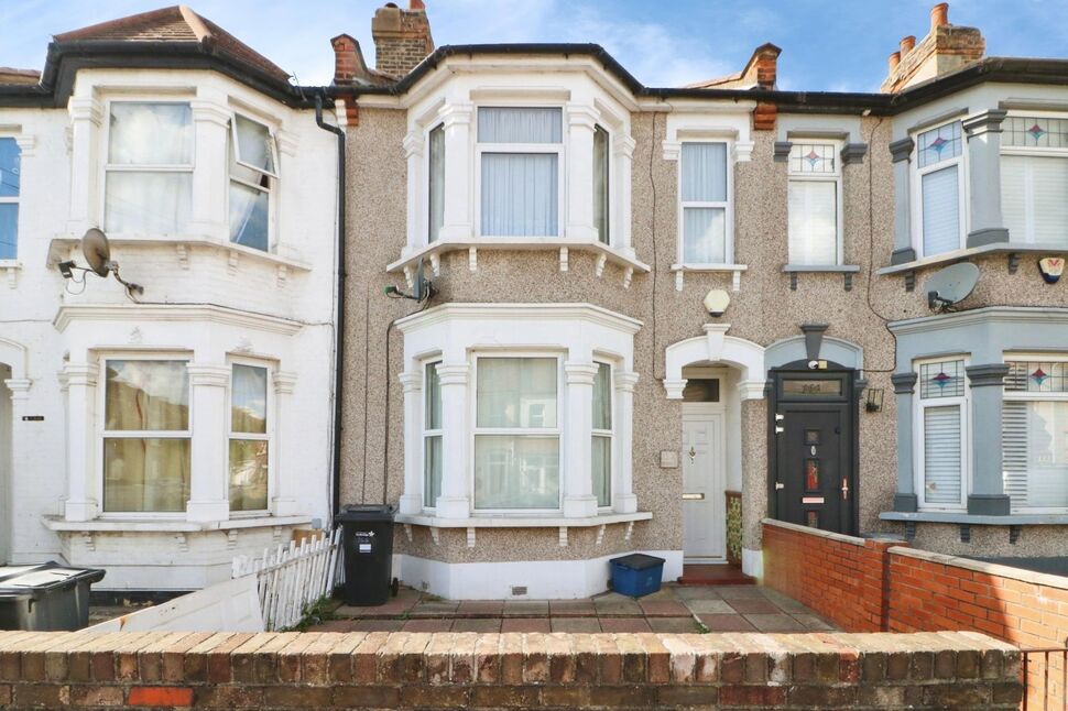 Main image of 3 bedroom Mid Terrace House for sale, Richmond Road, Ilford, IG1
