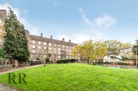 Hercules Road, 2 bedroom  Flat to rent, £2,100 pcm
