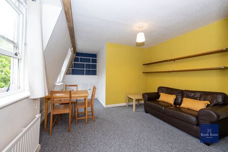 Kennington Road, 1 bedroom Flat to rent, &pound;1,800 pcm