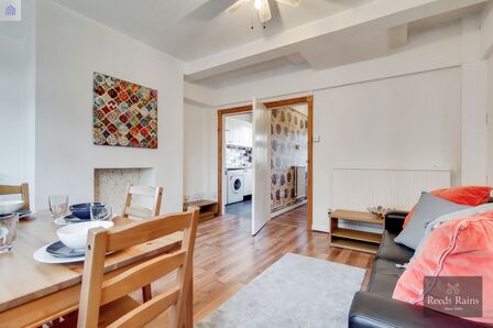 2 bedroom  Flat to rent