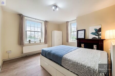 Baylis Road, 2 bedroom  Flat to rent, £1,800 pcm