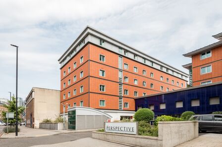 Westminster Bridge Road, 2 bedroom Flat to rent, &pound;2,400 pcm