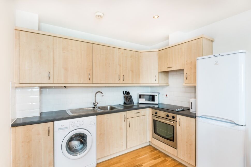 Reception / Open Plan Kitchen