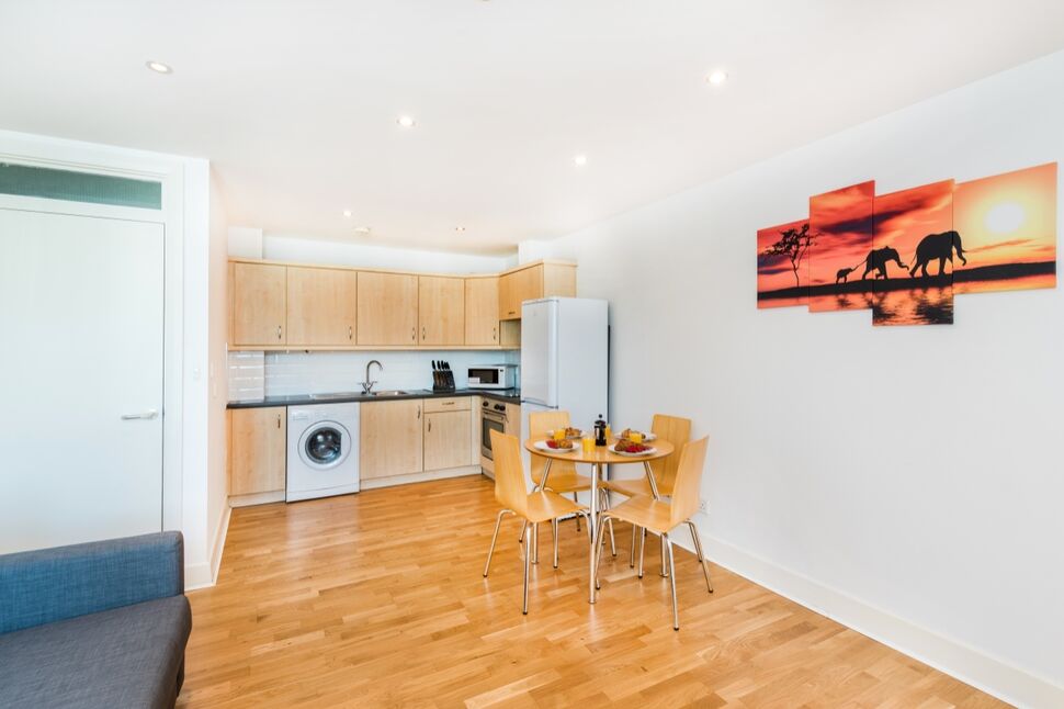 Reception / Open Plan Kitchen