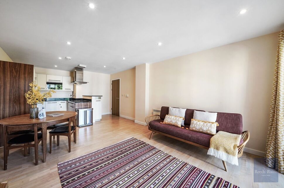 Reception / Kitchen Room