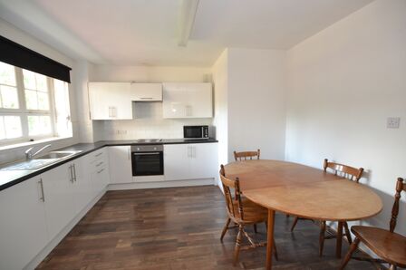 Vauxhall Street, 3 bedroom  Flat to rent, £2,250 pcm