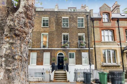 Lambeth Road, 2 bedroom  Flat to rent, £2,600 pcm