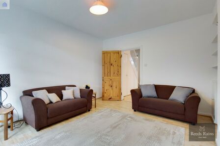 3 bedroom Flat to rent