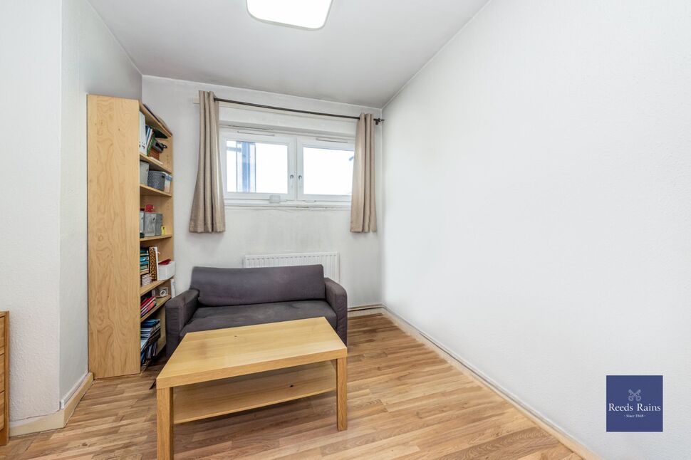 Main image of 2 bedroom Flat for sale, Burbage Close, London, SE1