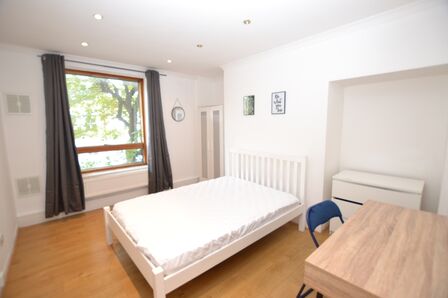Morecambe Street, 3 bedroom  Flat to rent, £2,450 pcm