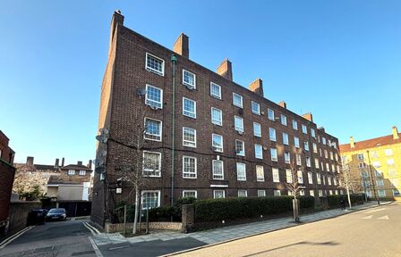 Law Street, 2 bedroom  Flat for sale, £365,000