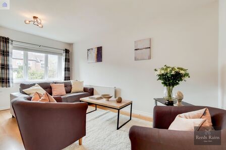 2 bedroom Semi Detached House to rent