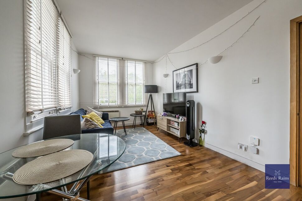Main image of 1 bedroom Flat to rent, West Smithfield, London, EC1A
