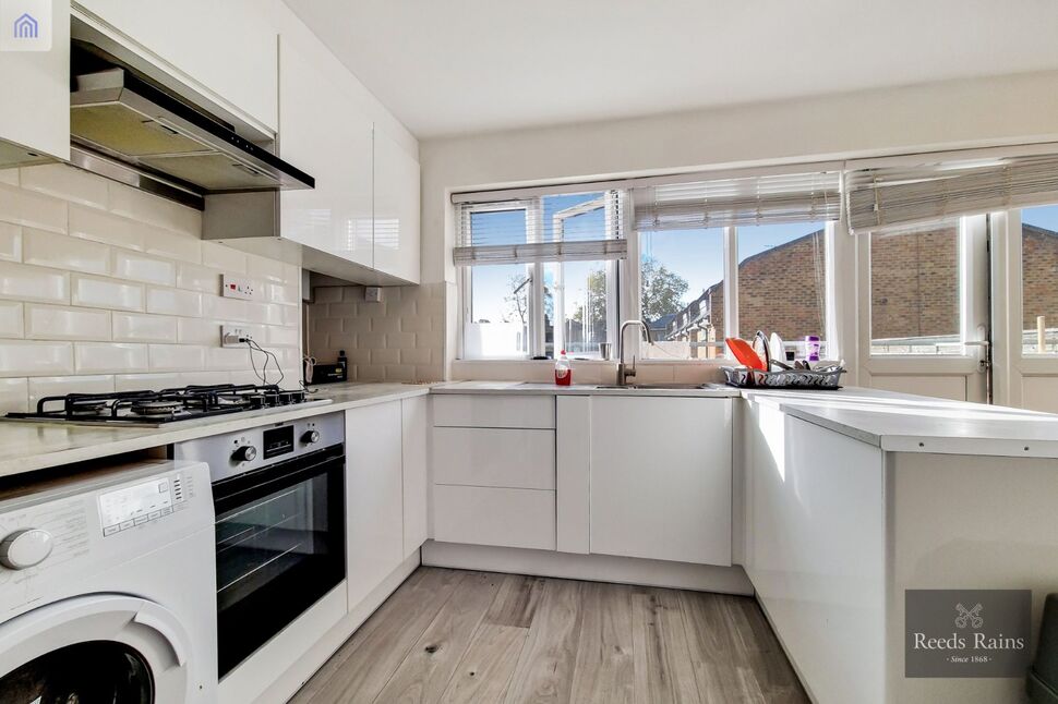 Main image of 2 bedroom Flat for sale, Walworth Road, London, SE17
