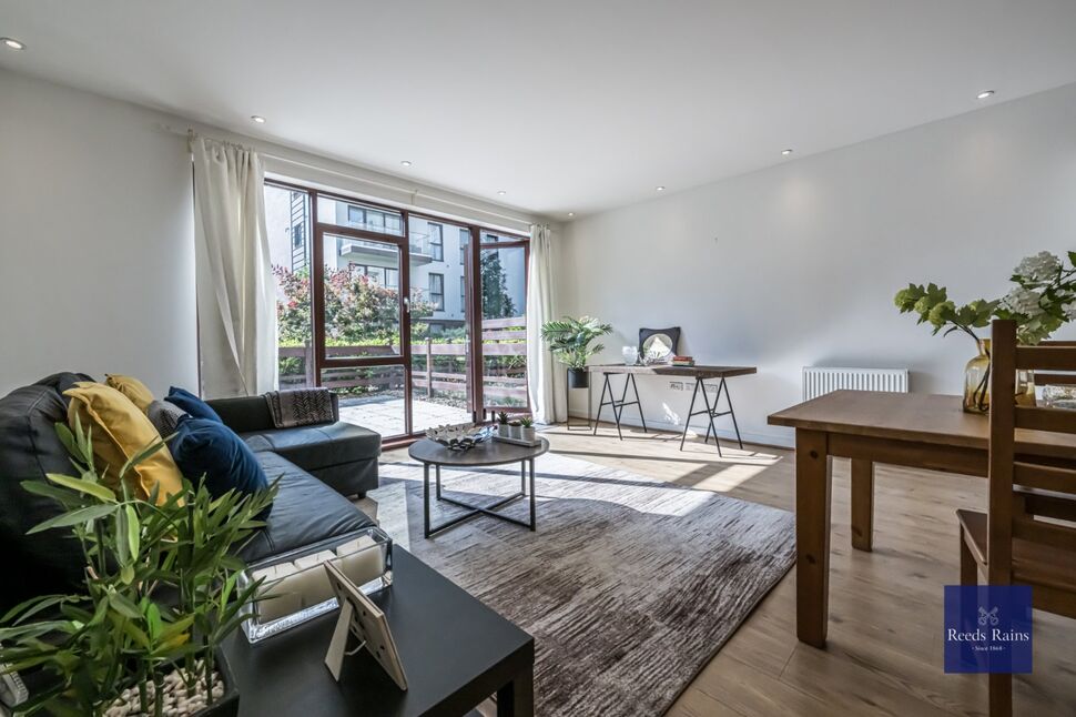 Main image of 2 bedroom Flat to rent, Gibson Road, London, SE11