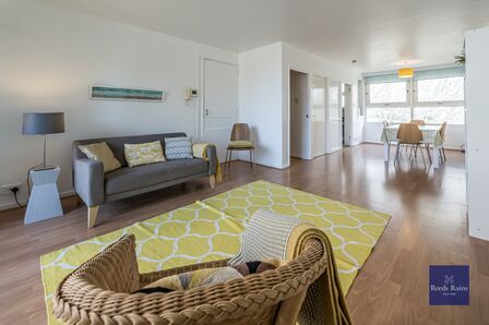 Kennington Road, 2 bedroom Flat to rent, &pound;2,500 pcm