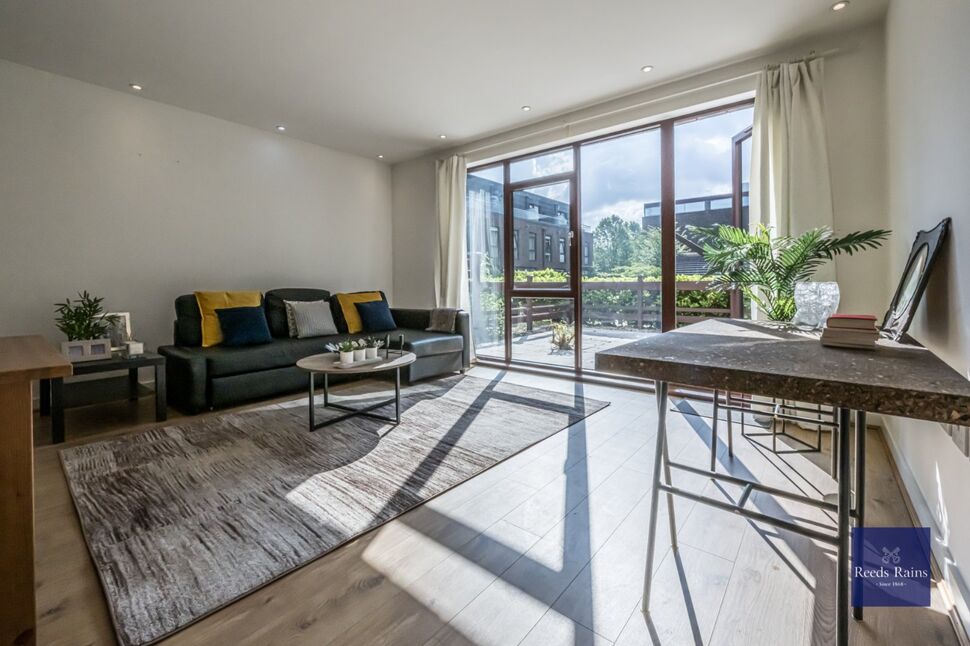 Main image of 2 bedroom Flat to rent, Gibson Road, London, SE11