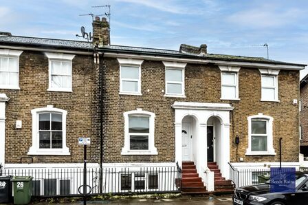 Cambria Road, 4 bedroom Mid Terrace House to rent, £3,150 pcm