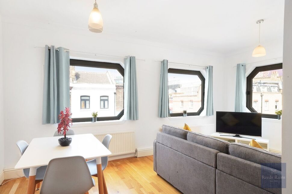 Main image of 1 bedroom  Flat for sale, Lower Marsh, London, SE1