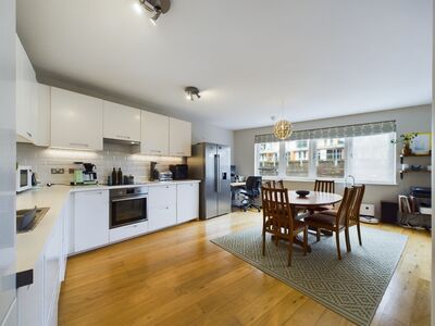 Steedman Street, 2 bedroom  Flat for sale, £500,000