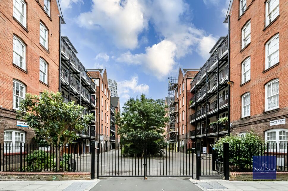 Main image of 3 bedroom  Flat for sale, Webber Row, London, SE1