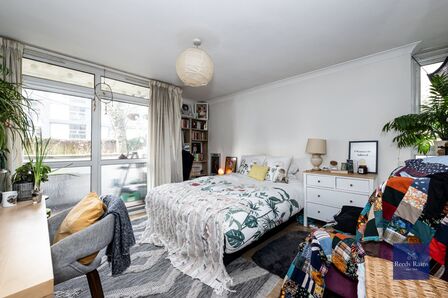 Baylis Road, 2 bedroom  Flat for sale, £485,000