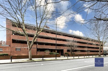 Cooper Close, 1 bedroom  Flat for sale, £450,000