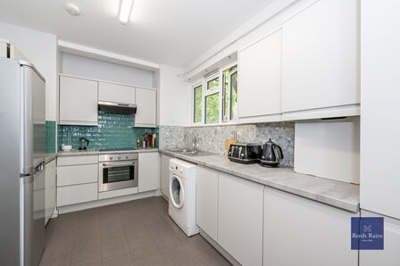 3 bedroom  Flat for sale