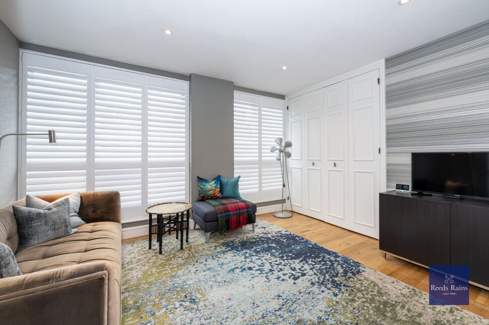 Main image of 1 bedroom  Flat for sale, Renfrew Road, London, SE11