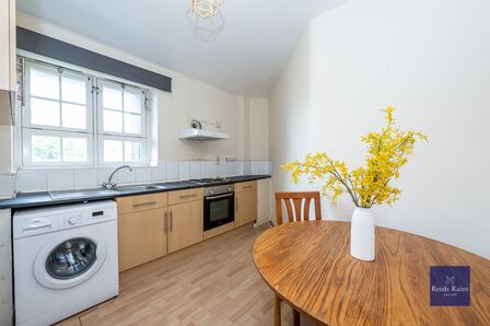 Lambeth Walk, 1 bedroom  Flat to rent, £1,800 pcm