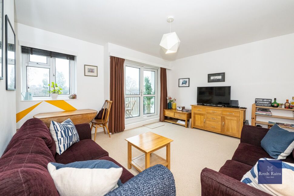 Main image of 2 bedroom End Terrace Flat for sale, Lambeth Walk, London, SE11