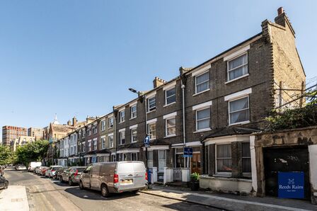 5 bedroom Mid Terrace House for sale