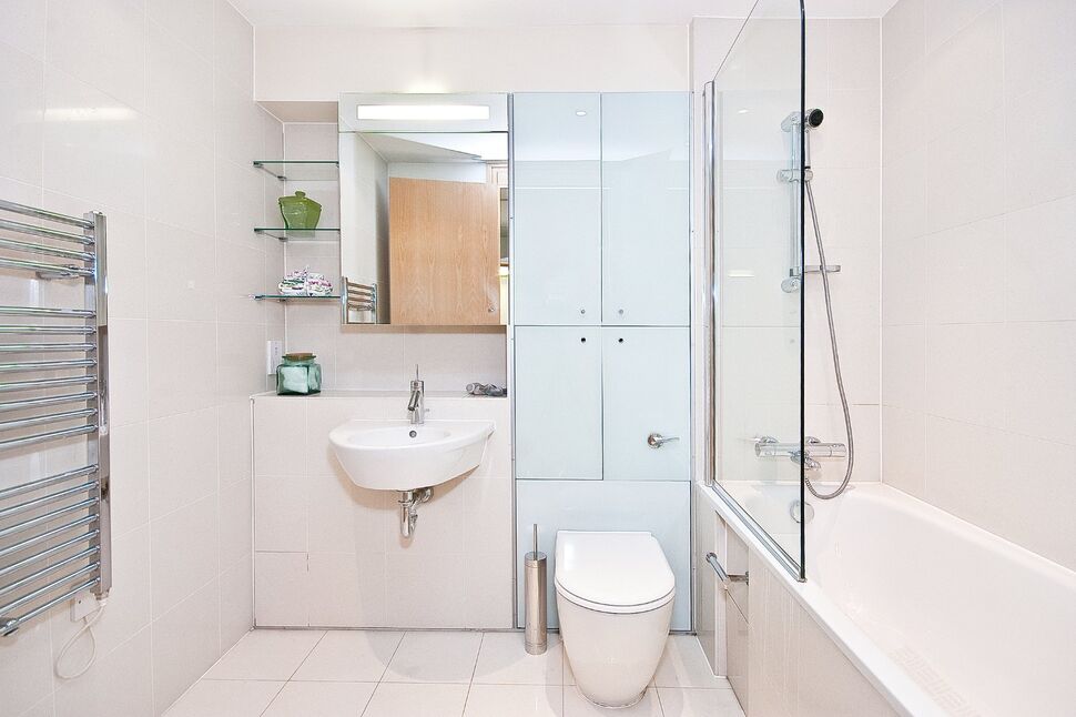 En-Suite Bathroom