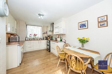 Westminster Bridge Road, 3 bedroom Flat for sale, &pound;650,000