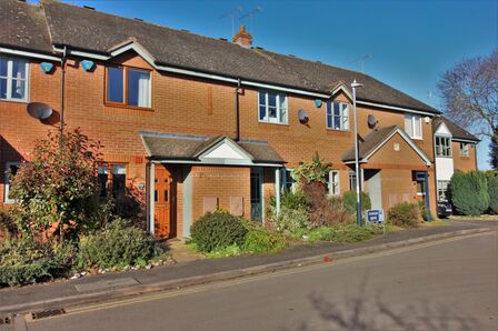 Harger Mews, 2 bedroom Mid Terrace House to rent, £1,050 pcm
