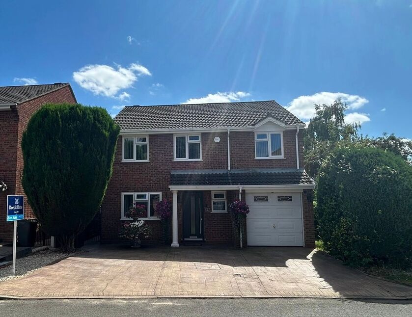 Main image of 4 bedroom Detached House for sale, Lakeside, Bedworth, Warwickshire, CV12