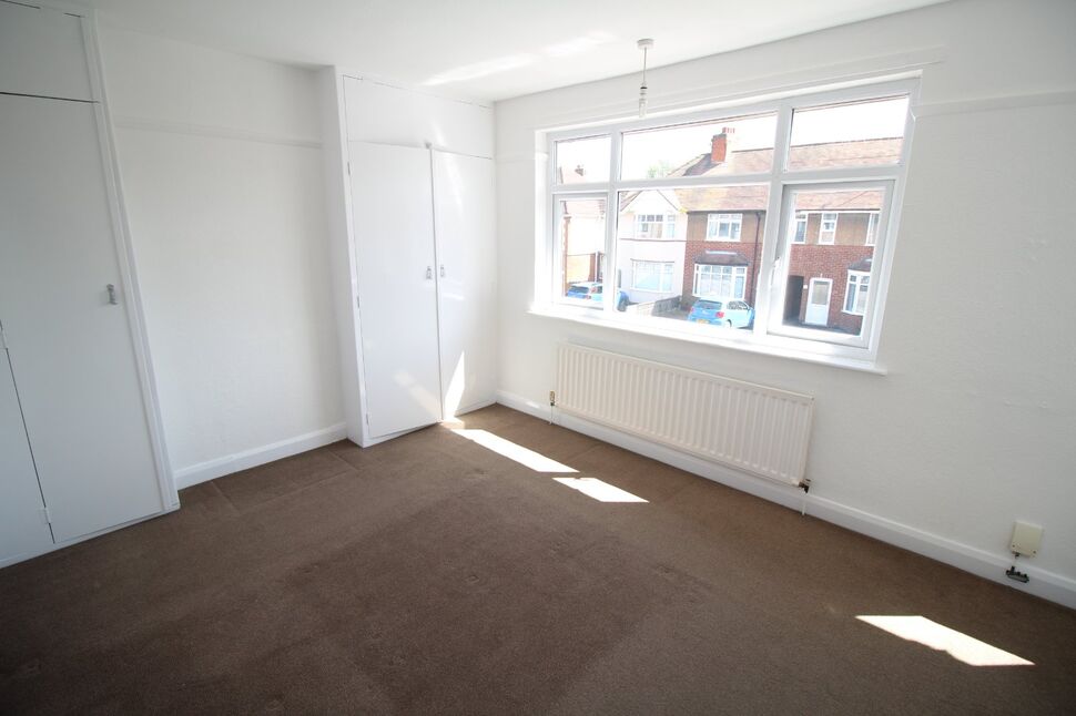 2 bedroom Mid Terrace House for sale, Howard Road, Nuneaton, CV10 £