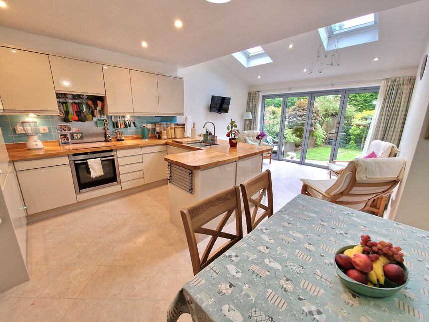 Main image of 4 bedroom Mid Terrace House for sale, St. Marys Court, Kenilworth, Warwickshire, CV8