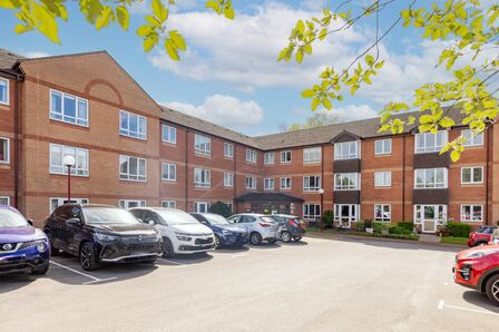 Ashdene Gardens, 1 bedroom  Flat for sale, £125,000
