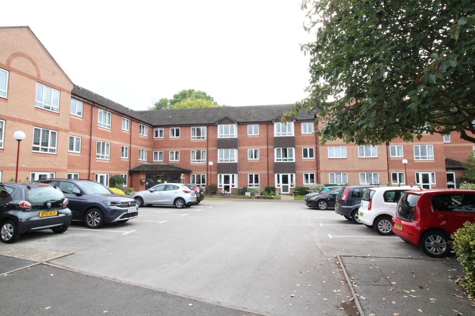 Main image of 1 bedroom Flat for sale, Ashdene Gardens, Kenilworth, Warwickshire, CV8