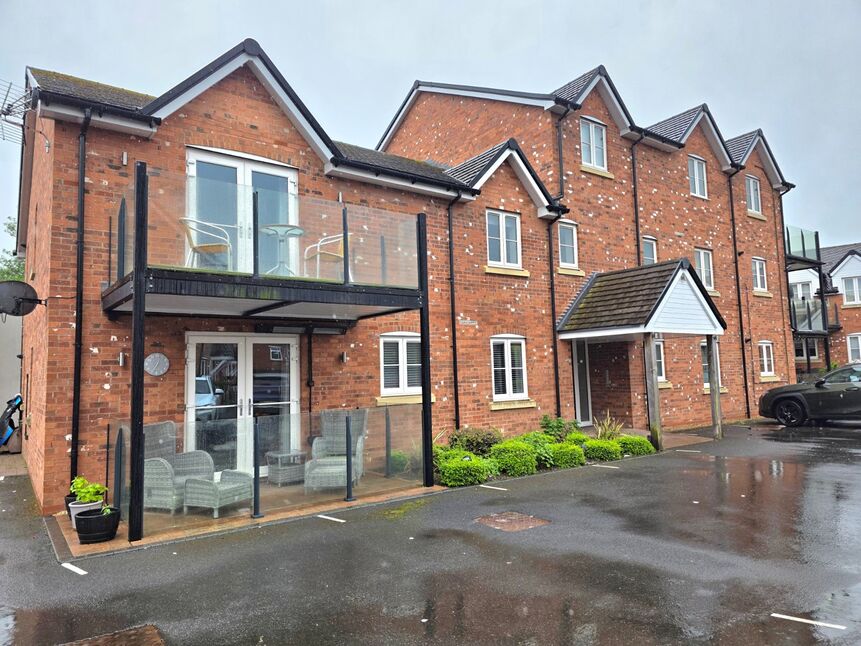 3 bedroom  Flat for sale