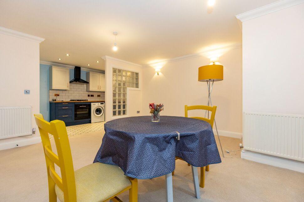 Lounge / Dining Room