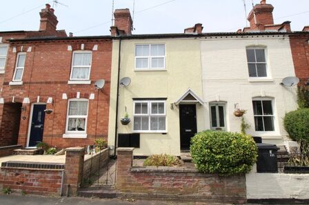 2 bedroom Mid Terrace House to rent