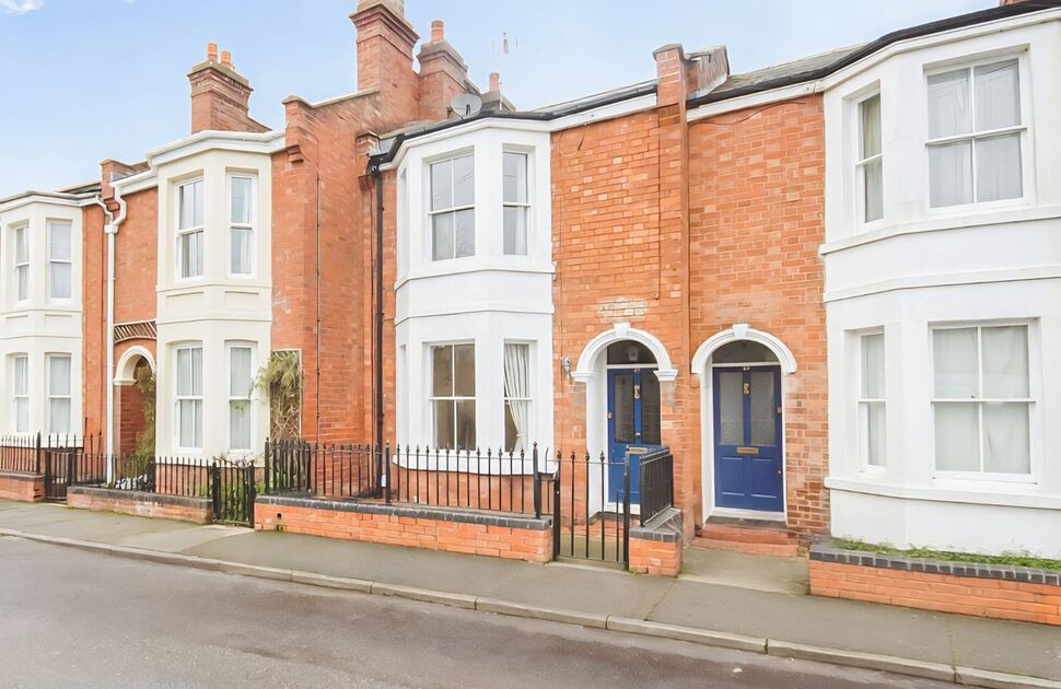 Main image of 2 bedroom Mid Terrace House for sale, Holly Street, Leamington Spa, Warwickshire, CV32