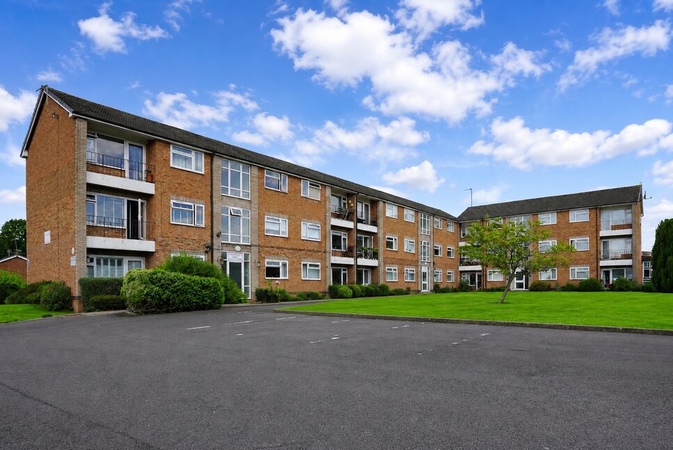 Main image of 2 bedroom Flat for sale, Barrowfield Lane, Kenilworth, Warwickshire, CV8