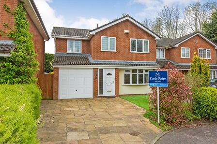 The Pines, 3 bedroom Detached House to rent, &pound;1,300 pcm