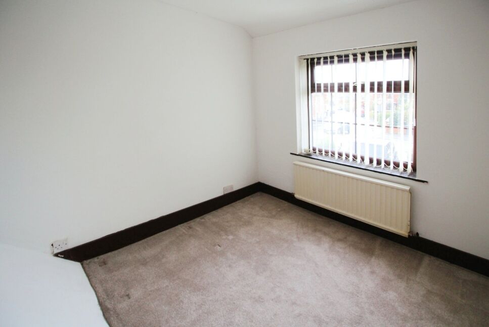 2 bedroom End Terrace House for sale, Leyland Lane, Leyland, PR25 £165,000